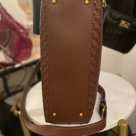 Guess Dark Brown Woven Shoulder Bag - Picture 2 of 5